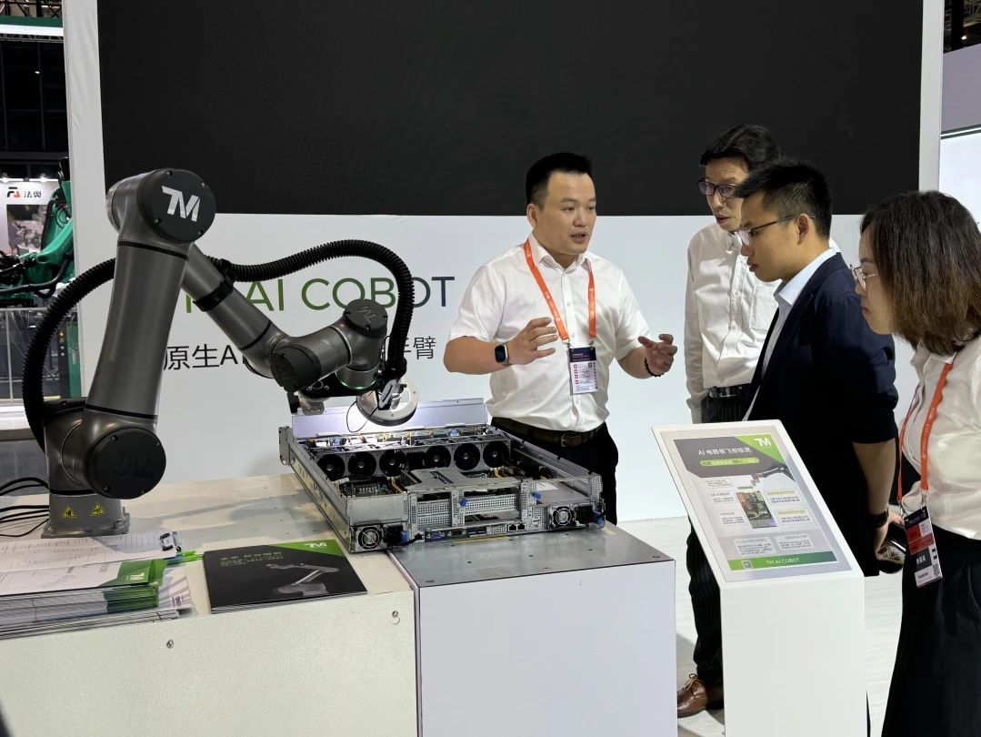 達明機器人攜AI創新技術閃耀2024 CIIF ，重塑自動化新紀元！